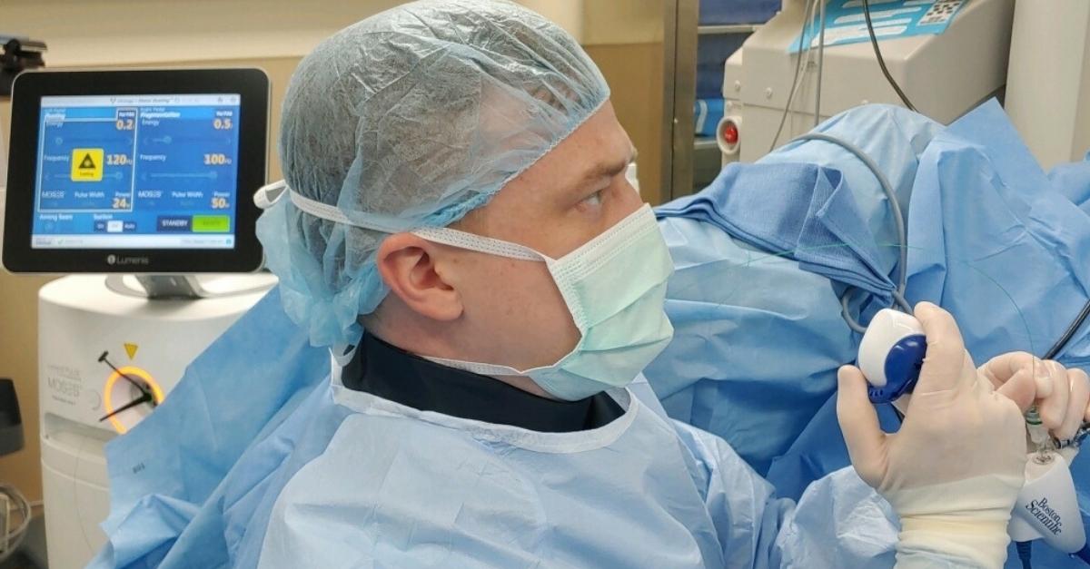 Dr. John Stites using Moses 2.0 holmium laser to treat kidney stones